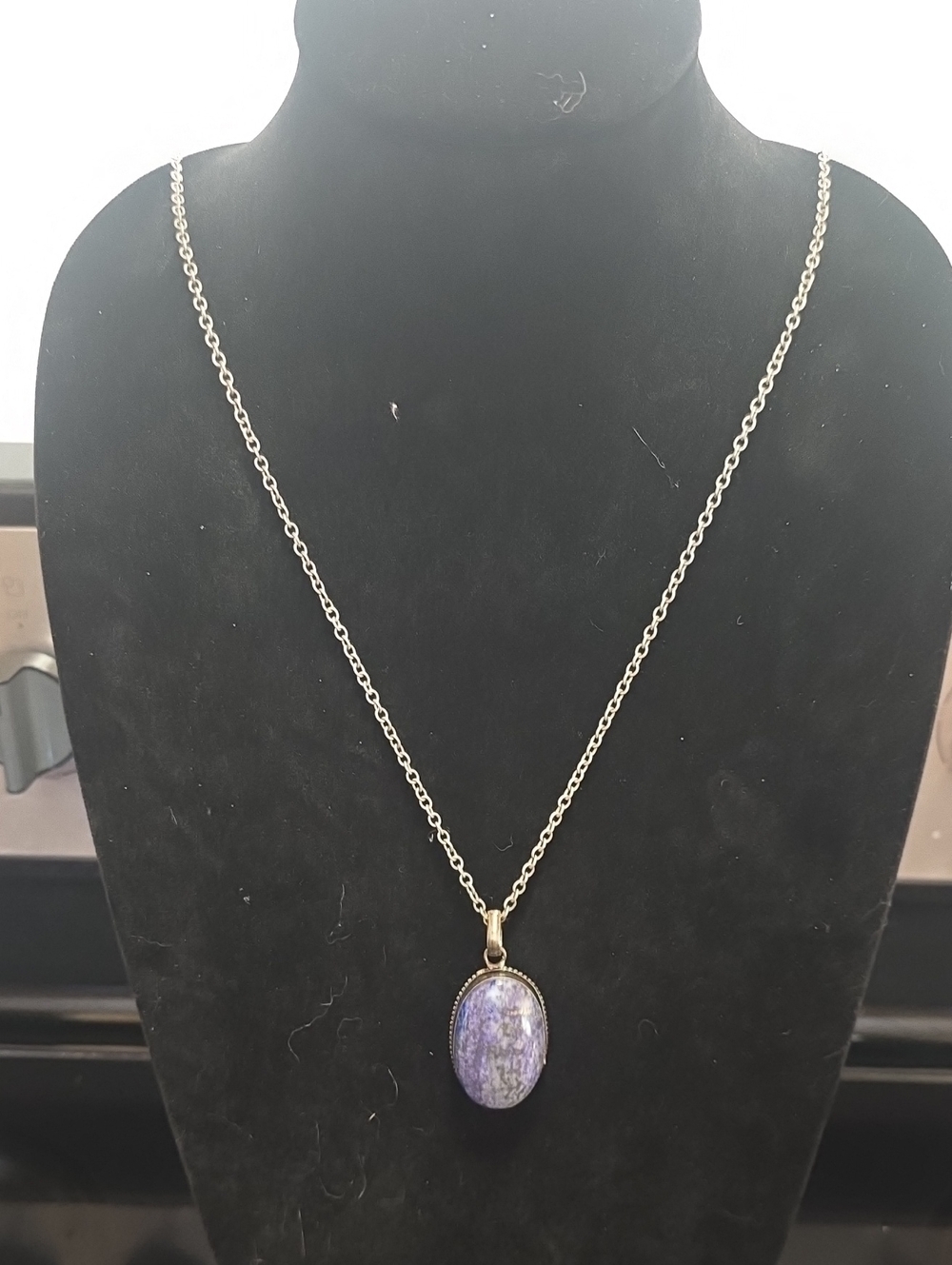 Premier Designs Silver Necklace with Purple Oval Stone Pendant 22"
